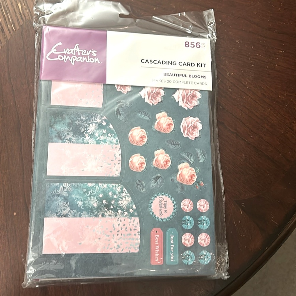 Crafters companion, cascading card kit